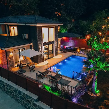 Kiana Villa